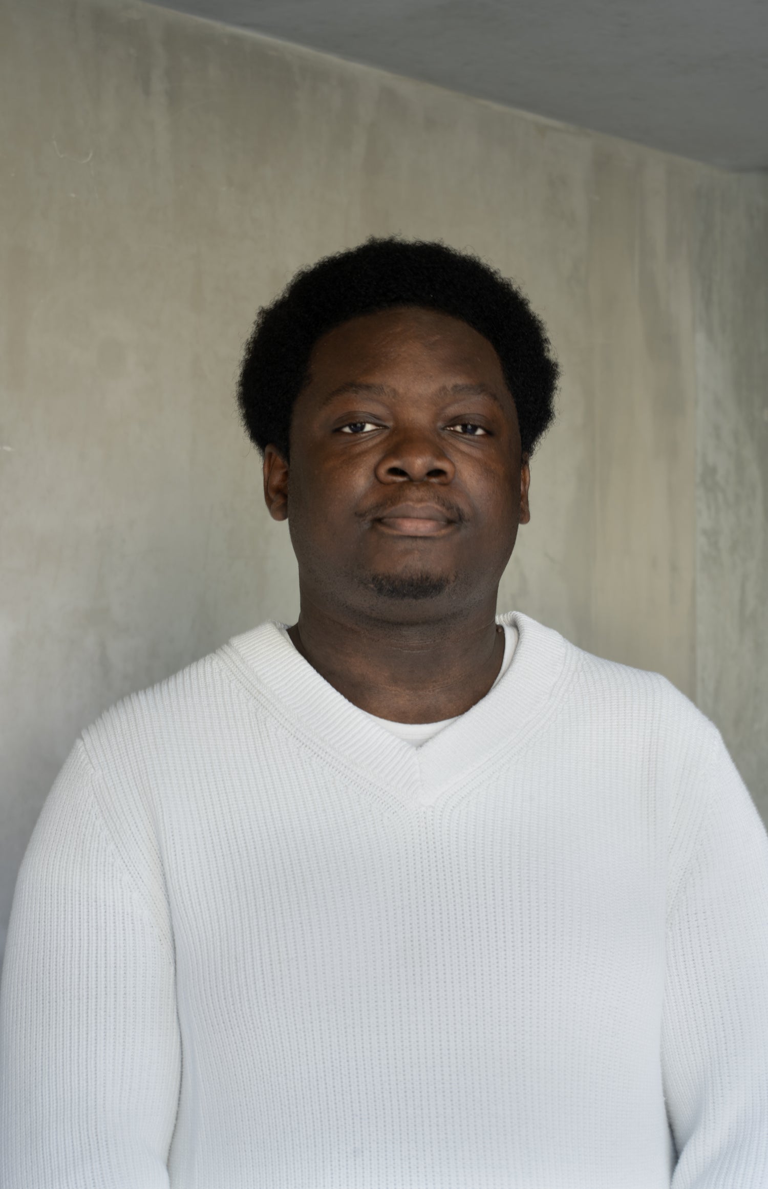 Fabrice Ondoa von Closd Schule, Experte für sichere Handyaufbewahrung und technische Lösungen für handyfreie Schulen.
E-Commerce Student. Experte für Shopify und IT-Lösungen