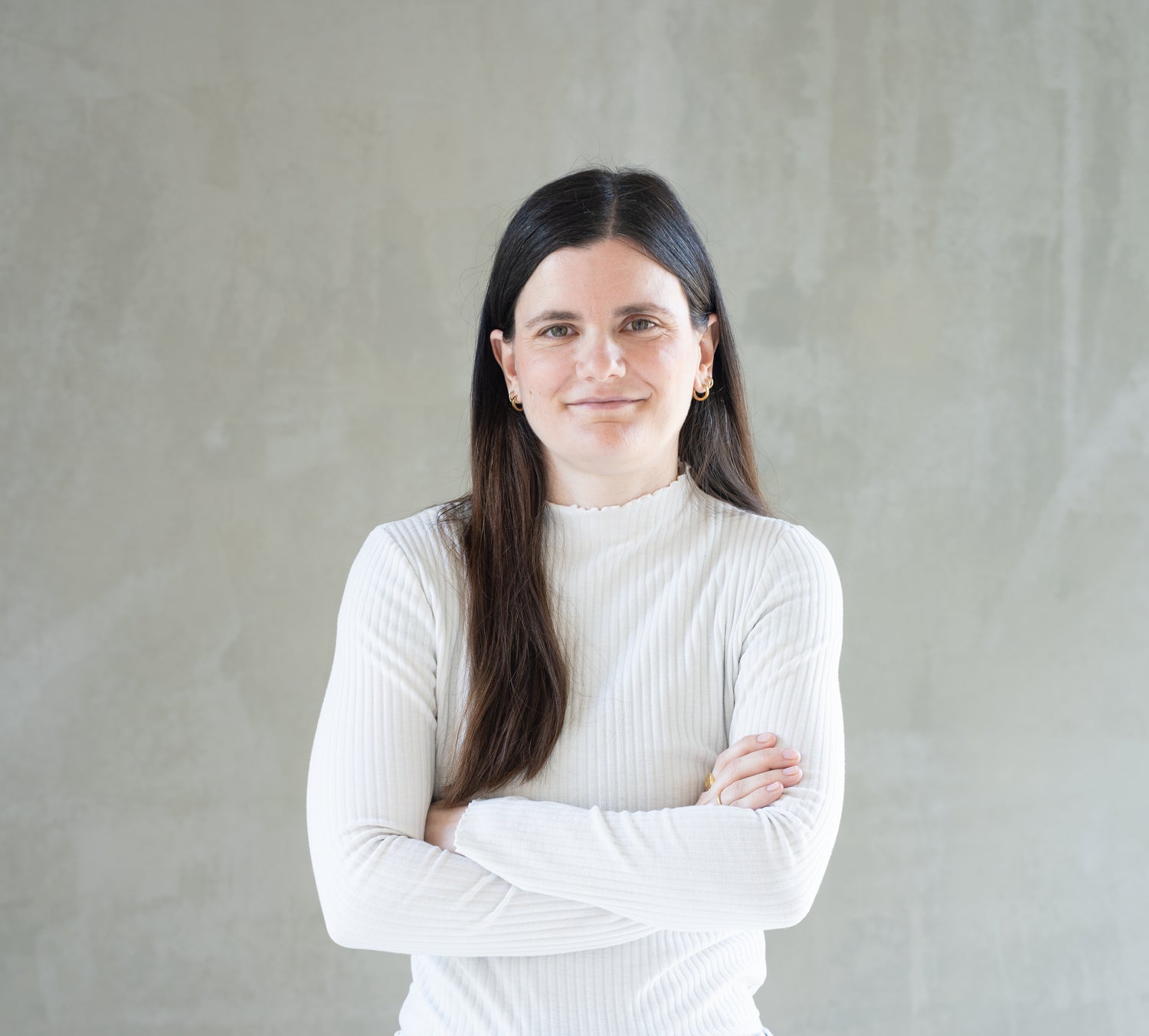 Judith Calvo von Closd Schule, Ansprechpartnerin für Schulorganisation und sichere Handyaufbewahrung in handyfreien Schulen.
Kaufännische Ausbildung